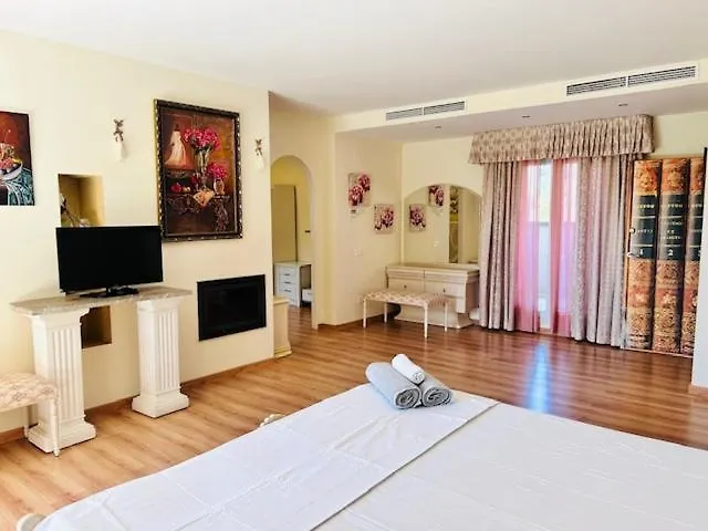 Sunandbed Villa Sargantana Salou 0*,