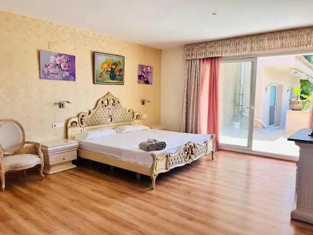 Sunandbed Villa Sargantana Salou 0*,