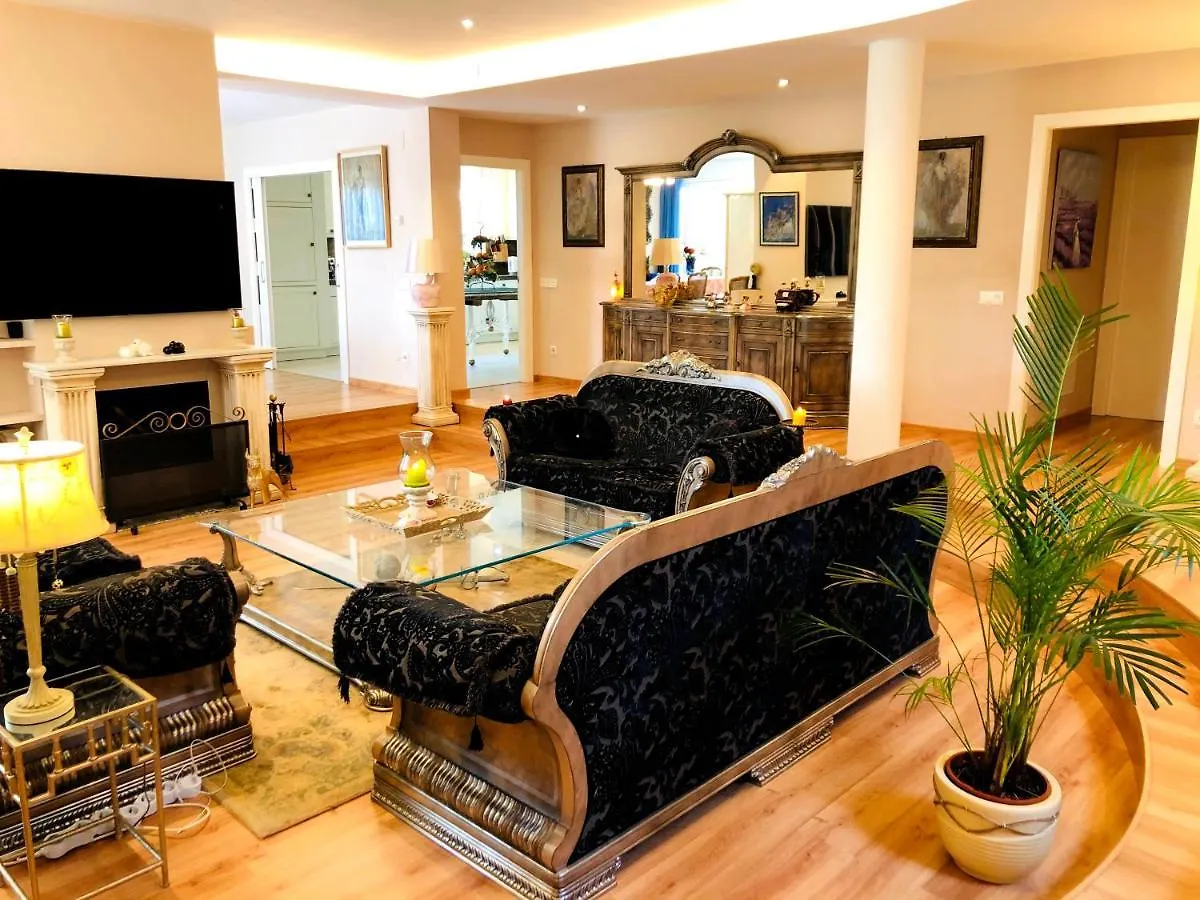 Sunandbed Villa Sargantana Salou
